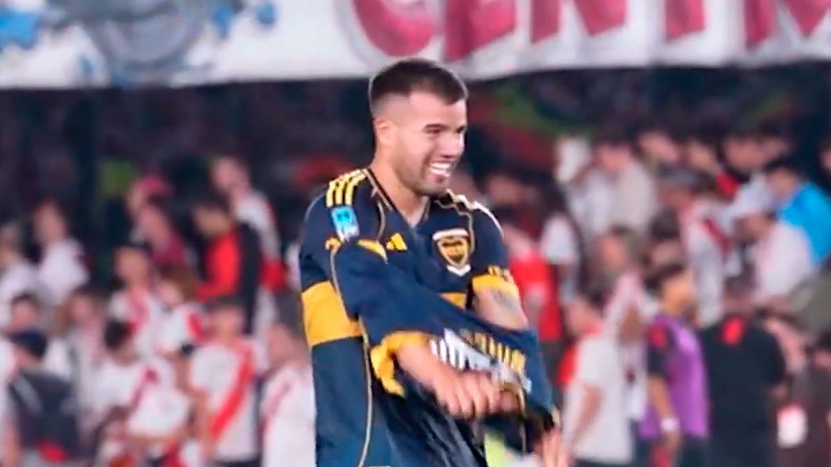 No se vio en TV: el insólito detalle de la camiseta que usó Weigandt en el Superclásico que ganó Boca en el Monumental