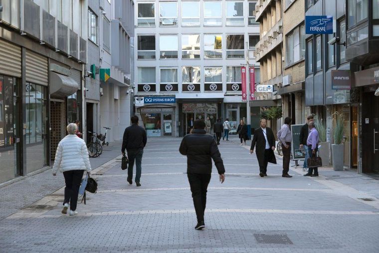 En el barrio de diamantes de Amberes hay cámaras de seguridad vigilando todo lo que sucede.