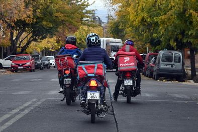 MDZol | La Rioja busca regular por ley el servicio de delivery. Foto: ALF PONCE MERCADO / MDZ