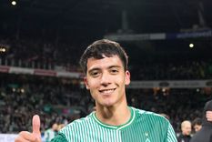 EL defensor de 22 años hizo se debut en el Werder Bremen Foto: @werderbremenES EL defensor de 22 años hizo se debut en el Werder Bremen Foto: @werderbremenES