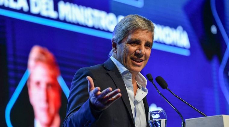 Luis Caputo encabezó un congreso de pymes