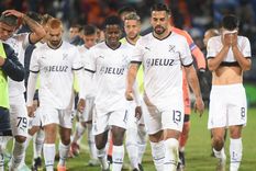 Independiente no sale del fondo. Foto: Télam