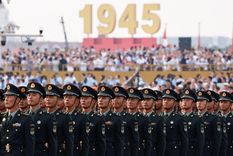 El desfile coincide con el 80º aniversario de la rendición de Japón al final de la Segunda Guerra Mundial.