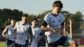 Agustín Giay en pleno entrenamiento de la Selección Argentina en el predio de Ezeiza.&nbsp;