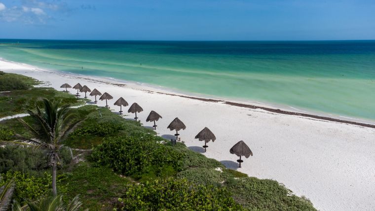 México restablece servicio eléctrico en la Península de Yucatán.