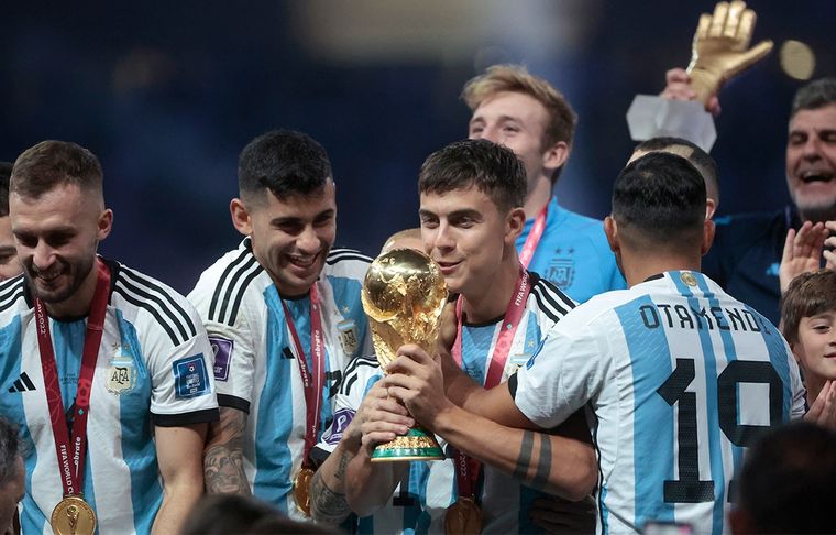 La Joya contó el momento que vivió tras alzar la Copa del Mundo. Foto: EFE