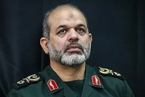 Ahmad Vahidi, prófugo de la Justicia argentina, es el jefe del Cuerpo de la Guardia Revolucionaria Islámica en Irán. Ahmad Vahidi, prófugo de la Justicia argentina, es el jefe del Cuerpo de la Guardia Revolucionaria Islámica en Irán.