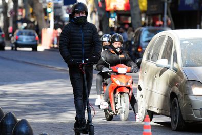 MDZol | Los usuarios deberán usar casco y circular por bicisendas o por la derecha, en caso de que no hubiera carriles exclusivos. Foto: ALF PONCE MERCADO / MDZ