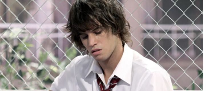 El galán de Casi Ángeles se encuentra alejado del foco mediático Foto: Youtube