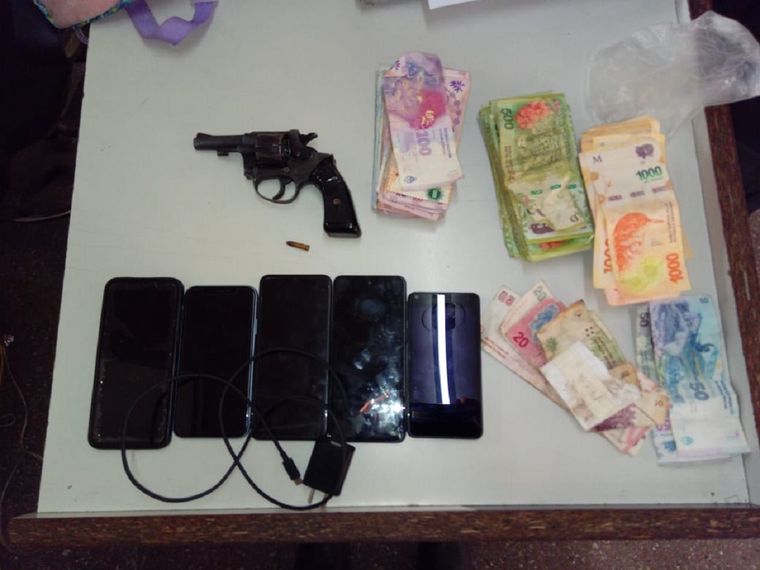 Elementos secuestrados durante la detención Foto: Ministerio de Seguridad