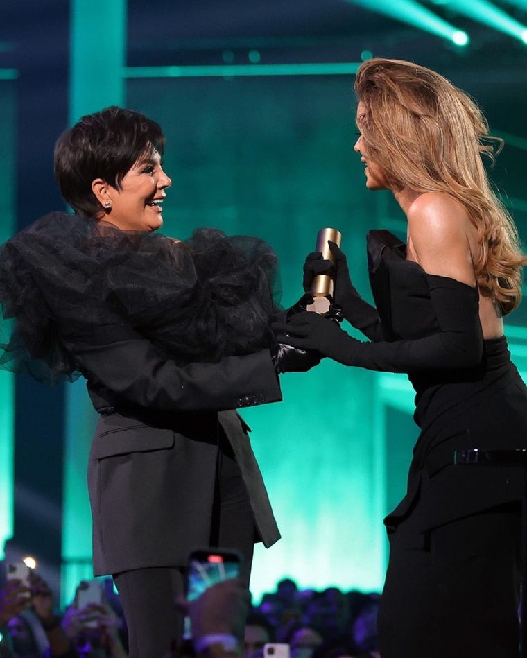 Estos son todos los ganadores de los People Choice Awards Cris Jenner y Khloé Kardashian Foto: Instagram