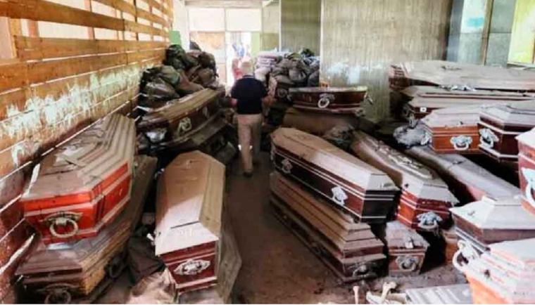 Algunos de los ataúdes encontrados Foto: gentileza