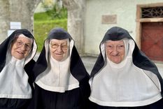 La hermana Rita (izquierda), la hermana Regina (centro) y la hermana Bernadette consiguieron un gran número de seguidores gracias a sus publicaciones en las redes sociales.