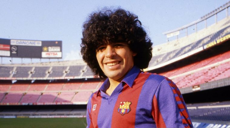 El pase de Maradona al Barcelona fue trabajado y polémico.