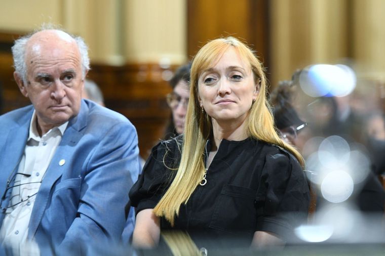 La senadora Anabel Fernández Sagasti junto a Oscar Parrilli Foto: Twitter Anabel Fernández Sagasti