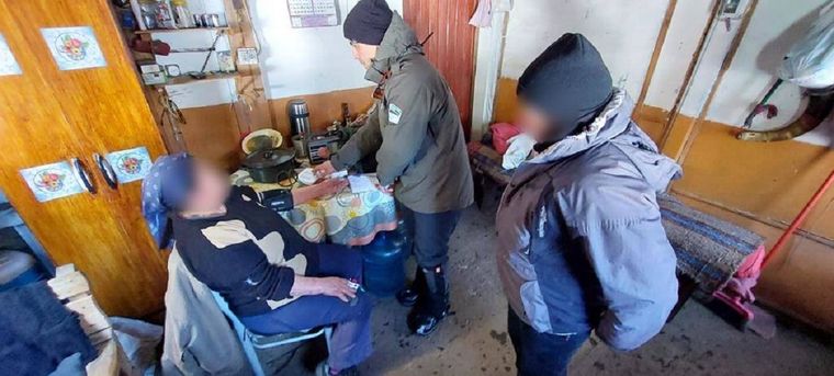 La pareja logró recibir asistencia