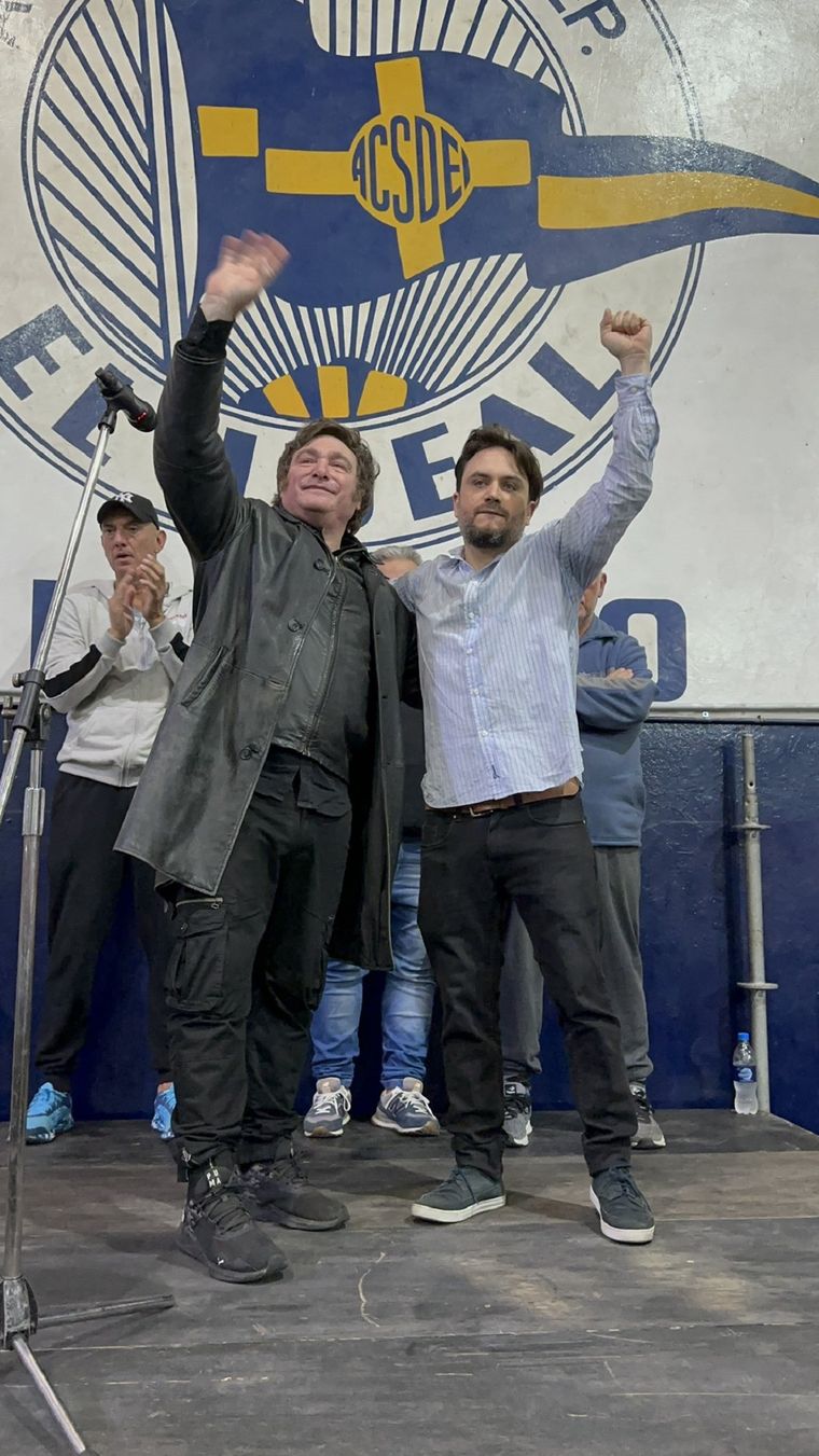 Legislador y candidato. Ramiro Marra y Javier Milei. Foto: Twitter Ramiro Marra