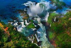 Las Cataratas del Iguazú fueron declaradas una de las 7 Maravillas Naturales del mundo el 11 de noviembre de 2011. I