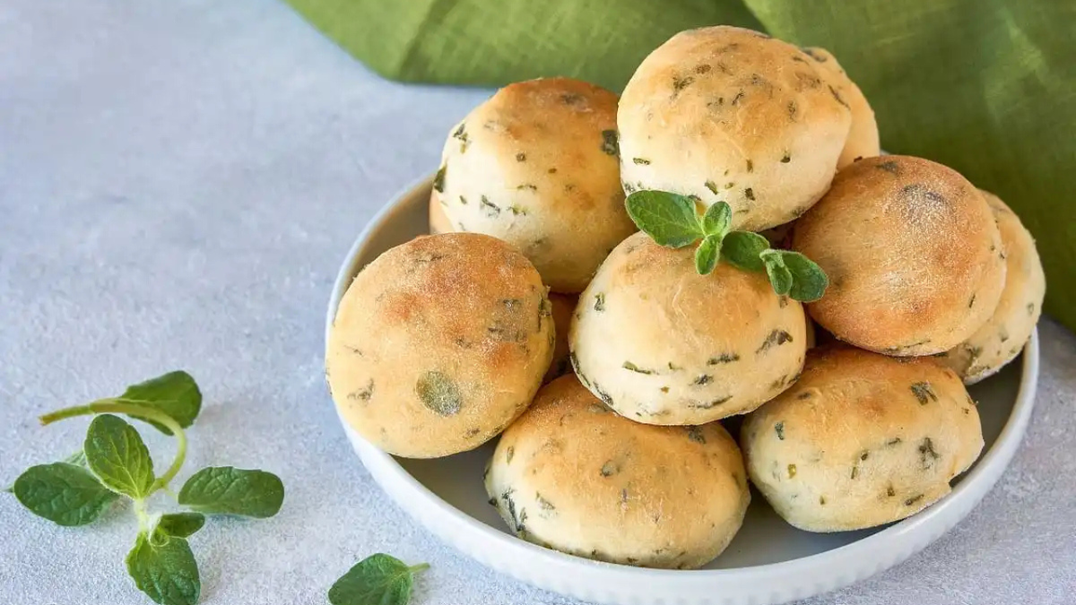 Pan casero con orégano: receta que llena tu cocina de aroma