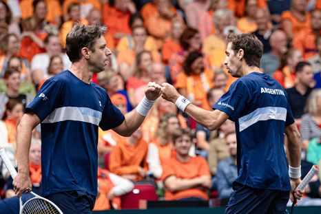 Horacio Zeballos y Andrés Molteni sellaron el triunfo de Argentina ante Paises Bajos. Horacio Zeballos y Andrés Molteni sellaron el triunfo de Argentina ante Paises Bajos.