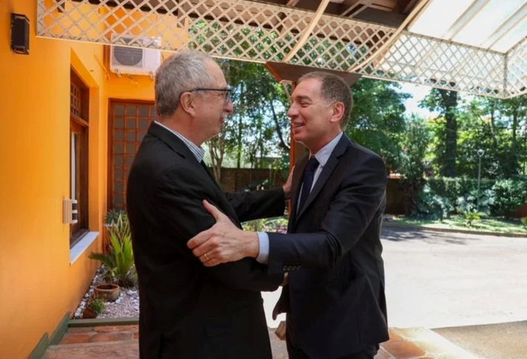Hugo Passalacqua junto a Diego Santilli, en Misiones.&nbsp;