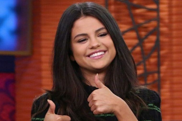 La botas Ugg reinarán durante esta temporada y ¡qué mejor manera de llevarlos que al estilo de Selena Gómez!