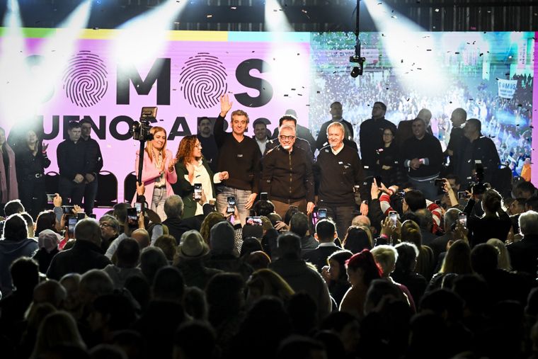El cierre de campaña de Somos Buenos Aires en Tigre, con la presencia de Julio Zamora, Juan Schiaretti y Florencio Randazzo.