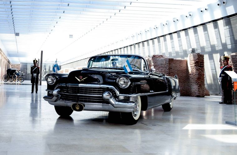 Auto presidencial El Cadillac Eldorado Serie 62, alojado en la antigua Aduana Taylor. Foto: Museo del Bicentenario