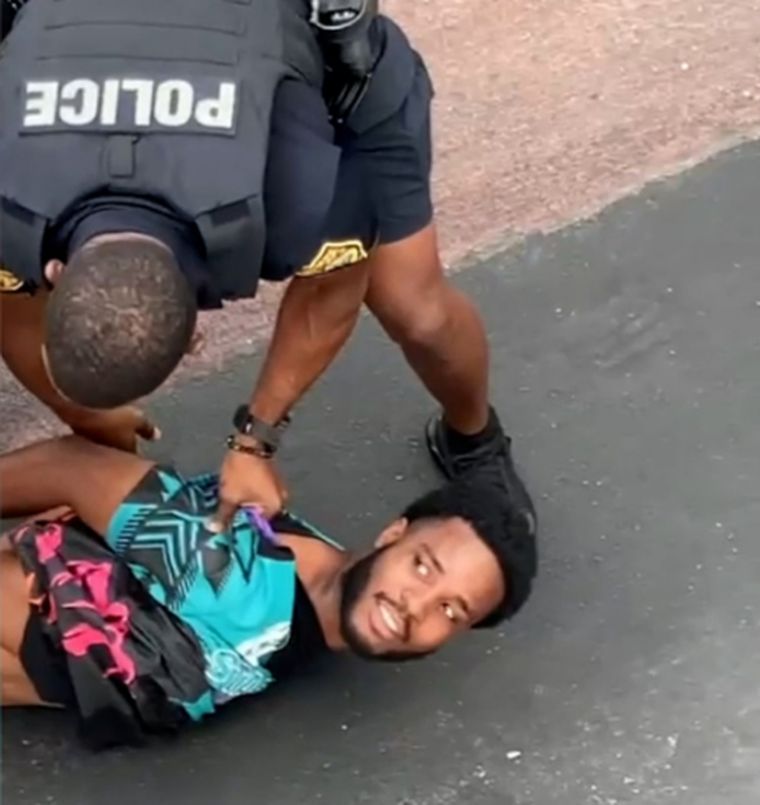 Cuando arrestaron a Davis, él no dejaba de sonreír Foto: Miami Herald