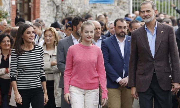 Los reyes de España y su hija, la Princesa Leonor Foto: Instagram: (@casarealdeespaña)
