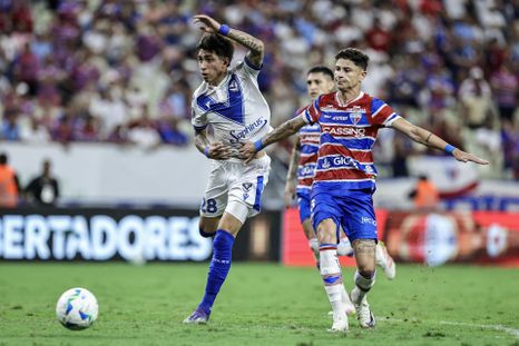 Vélez y Fortaleza igualaron sin goles en el Arena Castelão. Vélez y Fortaleza igualaron sin goles en el Arena Castelão.