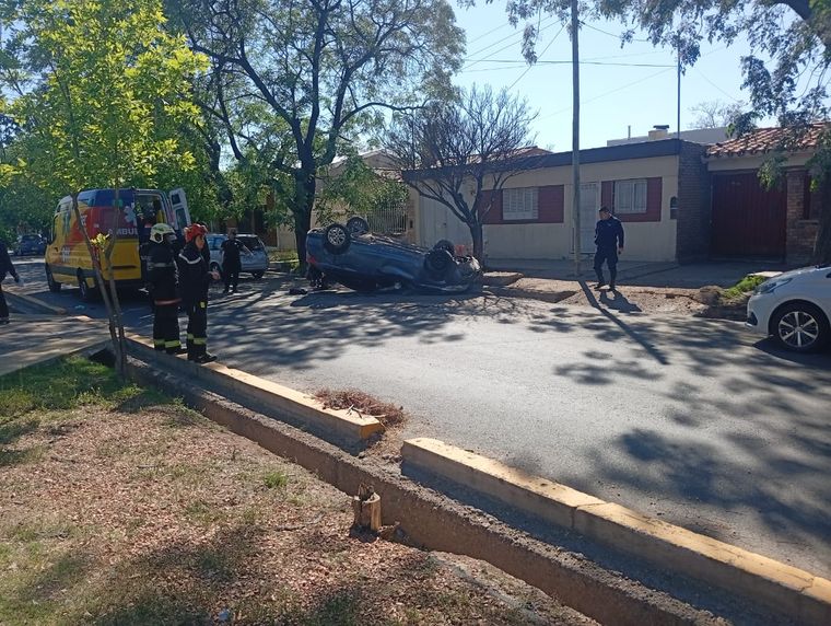 El operativo en el cruce de calles Libertad y Azcuénaga. El operativo en el cruce de calles Libertad y Azcuénaga.