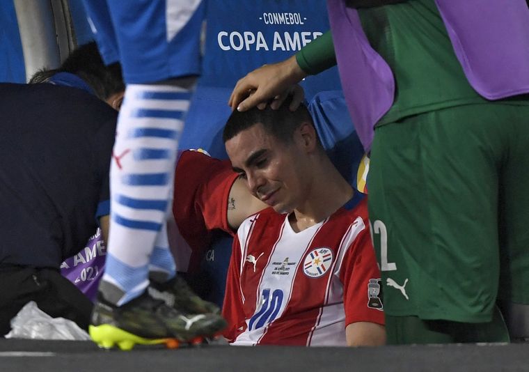 Miguel Almirón no encuentra consuelo. Foto: Copa América