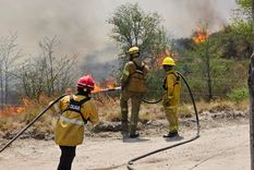 El gobernador de Córdoba, Juan Schiaretti, recorrió la zona de los incendios Foto: Prensa Gobierno de Córdoba
