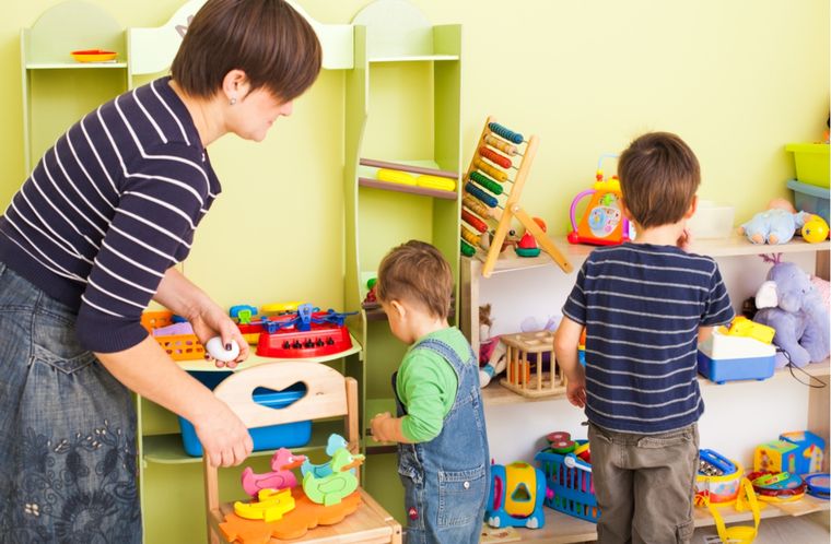 Las mujeres tienen a cargo las tareas más importantes dentro de una familia. Foto: Shutterstock