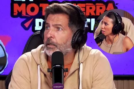 Crece la tensión entre el comunicador y la artista. Foto: capturas de pantalla YouTube/ Carnaval Stream. Crece la tensión entre el comunicador y la artista. Foto: capturas de pantalla YouTube/ Carnaval Stream.