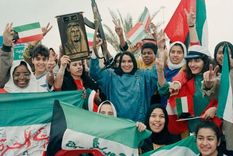 Jóvenes celebrando la liberación de Kuwait en 1991.
