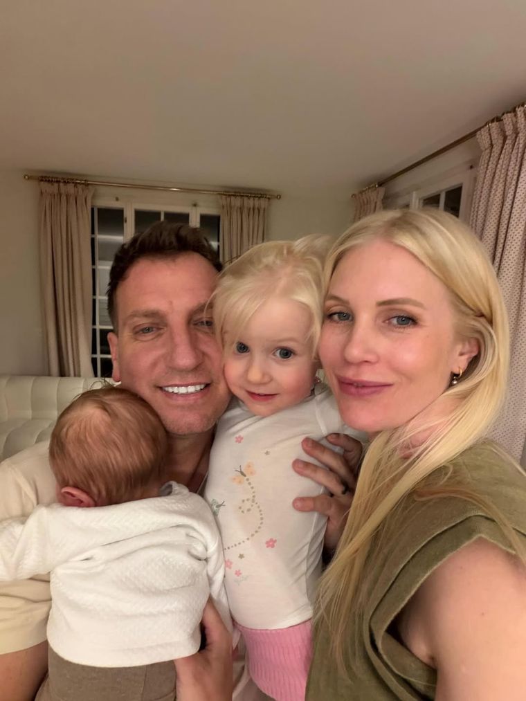 Maxi López junto a Daniela y sus hijos.