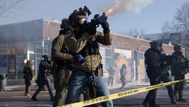 Los agentes federales se enfrentaron a los manifestantes en Mineápolis.