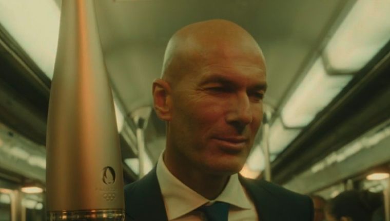 Zidane protagonizó el inicio de la inauguración de París 2024. Foto: @Paris2024