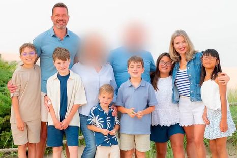 La mujer había regresado de un viaje con dos de sus hijas antes de la tragedia,