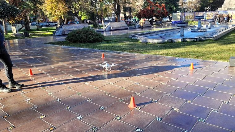 Estudiantes y tecnología al servicio del ambiente urbano. Estudiantes y tecnología al servicio del ambiente urbano.