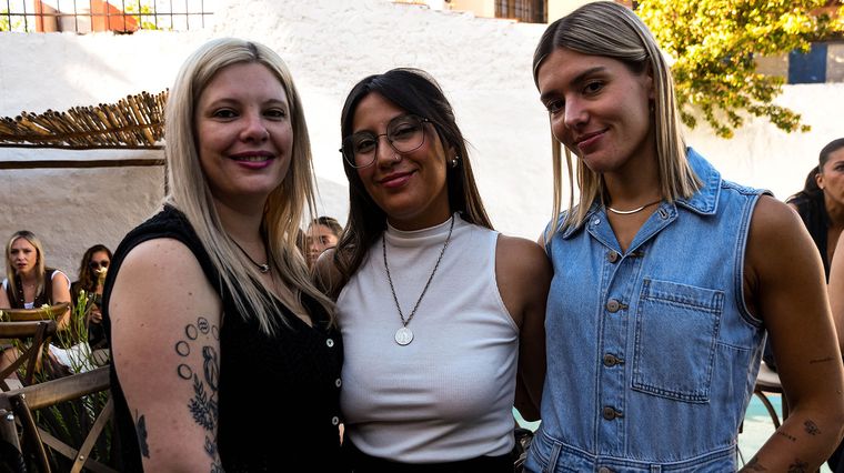 Jennifer Rodríguez, Carla Acevedo y Nina Navarrete. Jennifer Rodríguez, Carla Acevedo y Nina Navarrete.