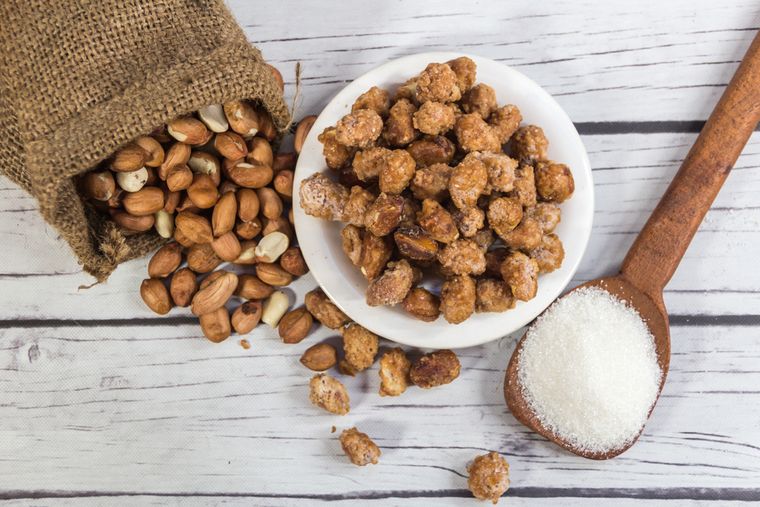 Receta de garrapiñadas de maní caseras: el secreto para que queden crocantes y brillantes.