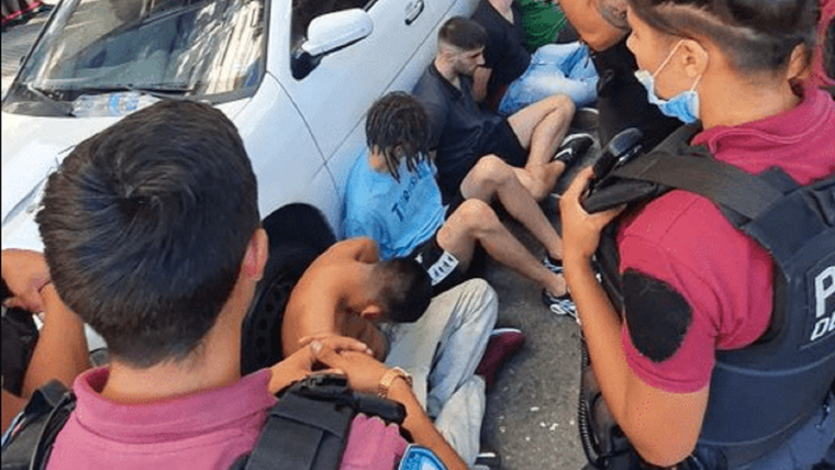 Los presuntos abusadores tras su captura.