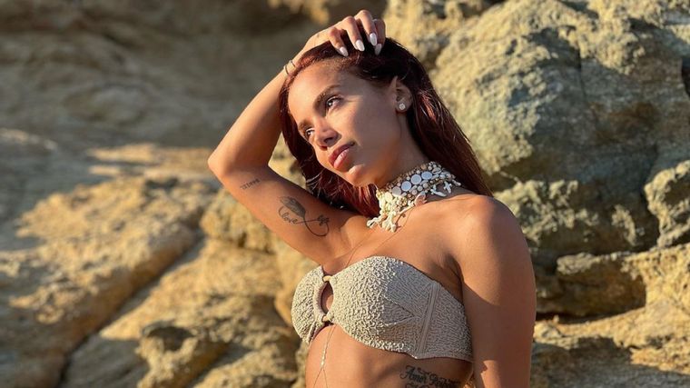Anitta enciende las redes sociales posando con una bikini tiro alto Foto: @anitta
