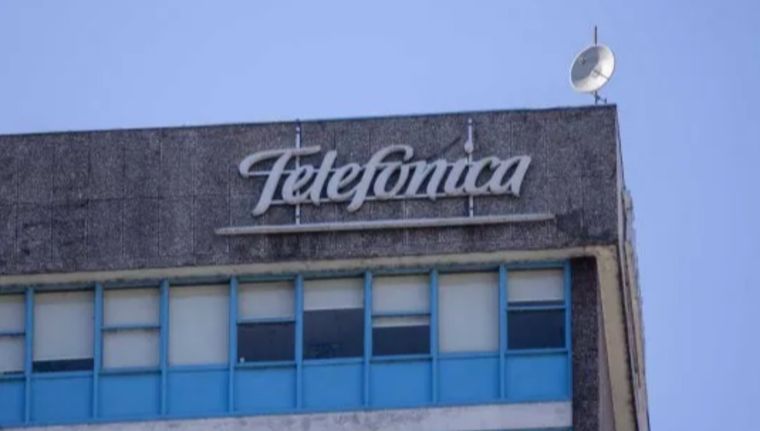 Advierten sobre el riesgo de concentración en el sector de telecomunicaciones en el país ante la venta de Telefónica y el caso podría judicializarse.