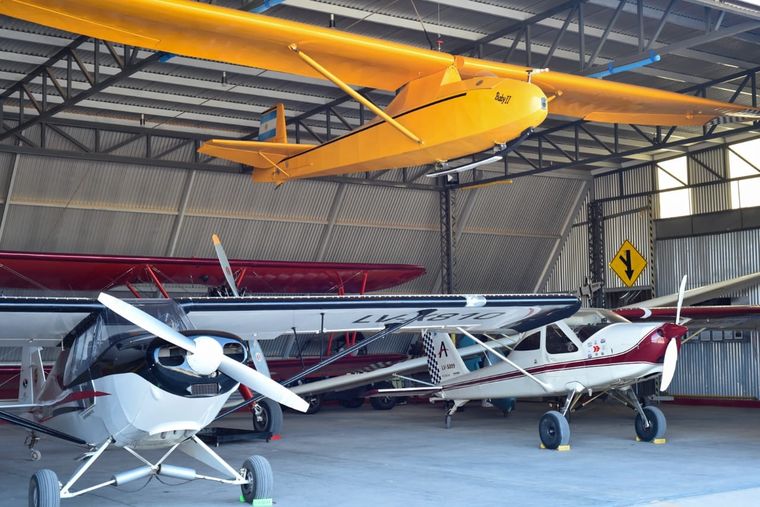 Las reliquias del Aeroclub de San Martín. Foto: Maru Mena /MDZ