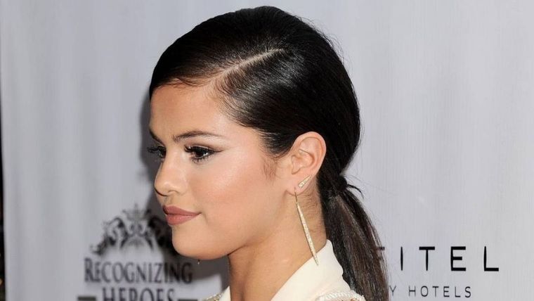 Al estilo de Selena Gómez: utiliza un look radiante y fresco para lucir siempre joven