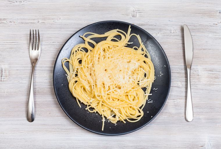 Aunque no tiene un origen exacto, esta receta es popular en muchos países porque combina ingredientes básicos que casi siempre hay en casa. Aunque no tiene un origen exacto, esta receta es popular en muchos países porque combina ingredientes básicos que casi siempre hay en casa.